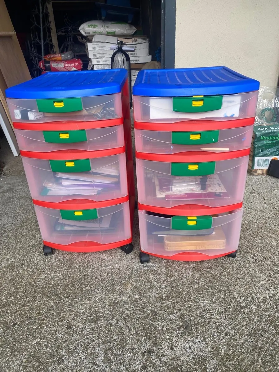 Plastic drawers Free - Image 1
