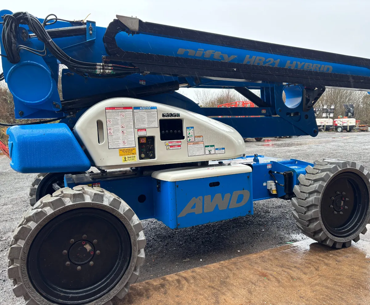 Niftylift HR21 Hybrid 4x4 Articulated Boom Lift - Image 3
