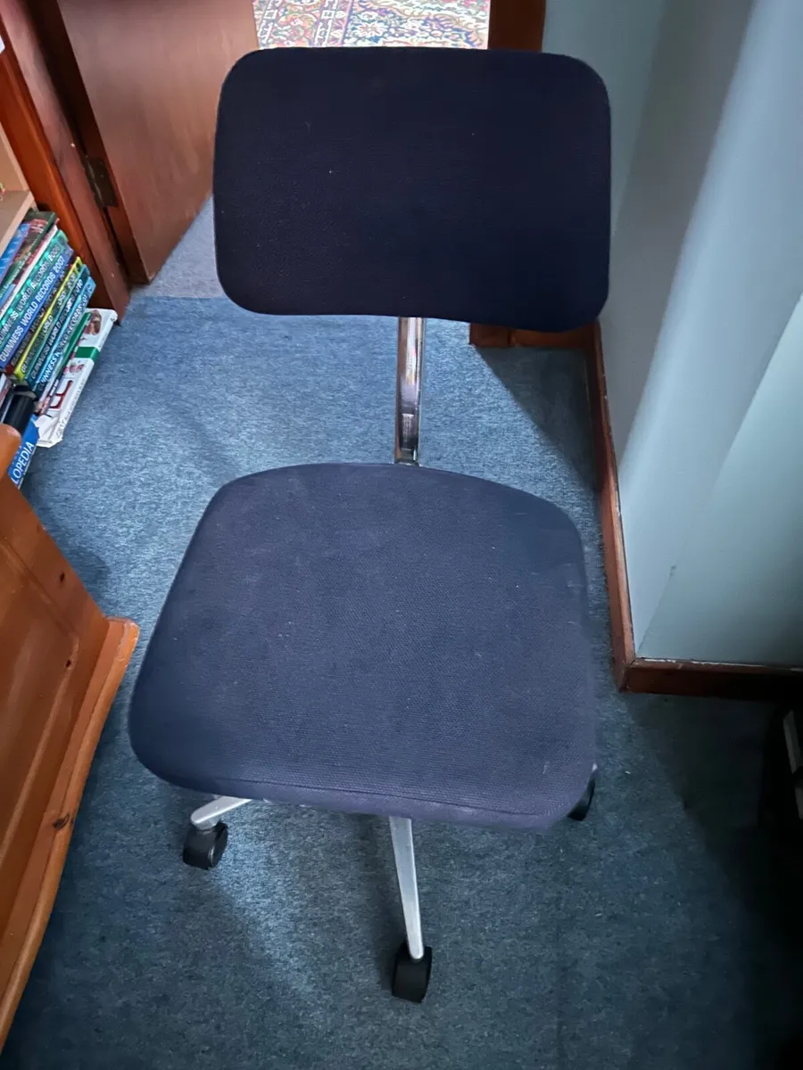Swivel chair