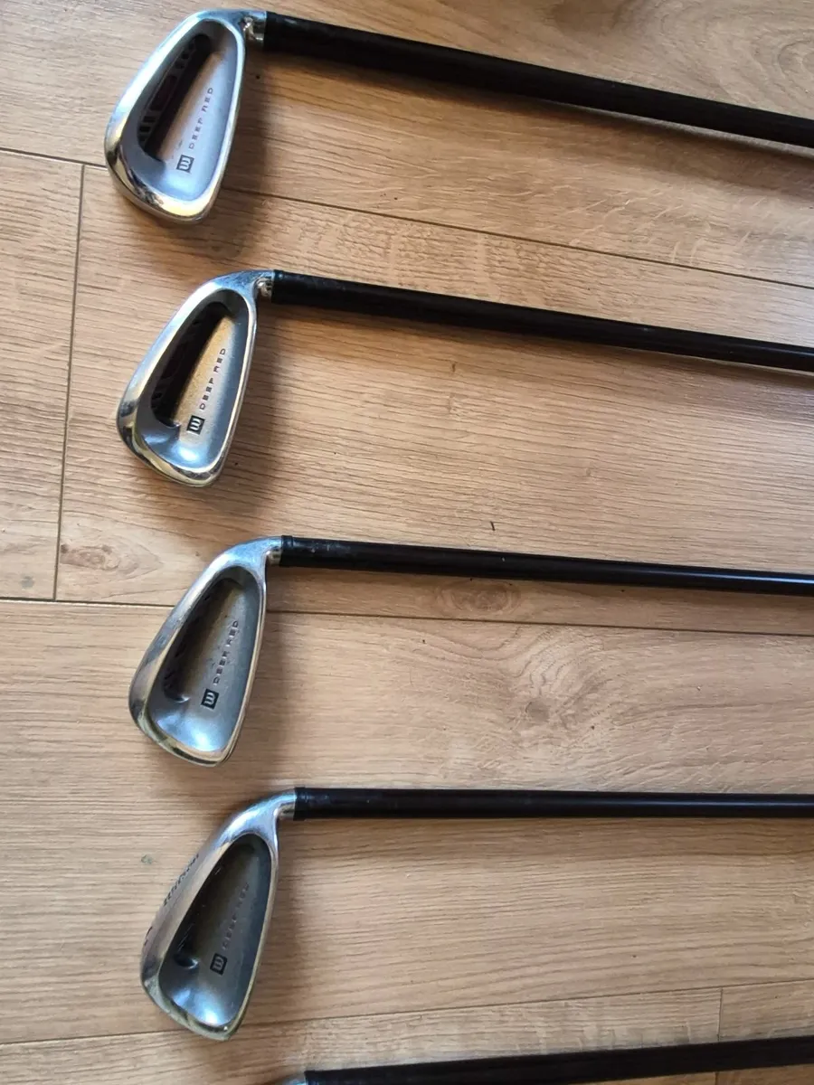 Wilson graphite shaft deep red golf clubs and bag - Image 1