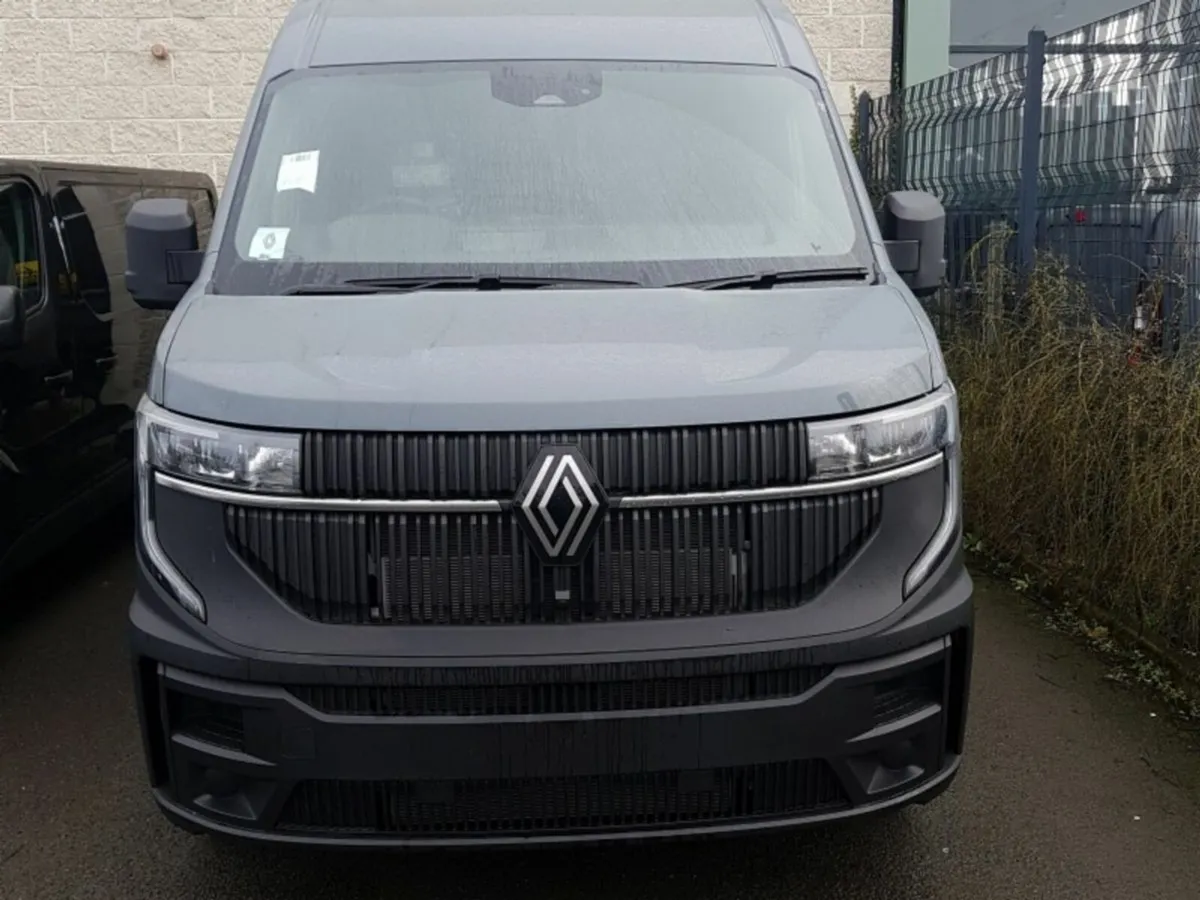 Renault Master MWB IN STOCK URBAN GREY PLUS OPTION
