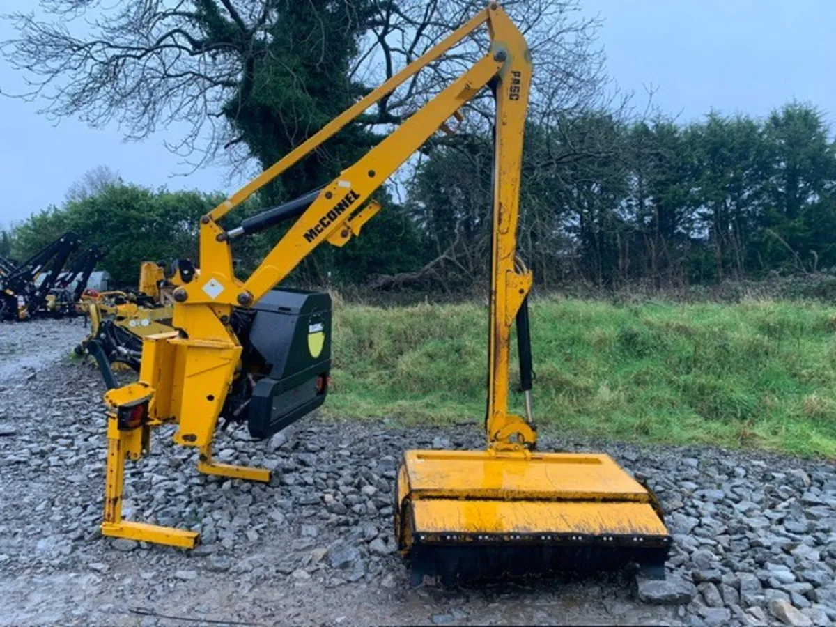 MCCONNEL PA60 FLAIL HEDGER - Image 1