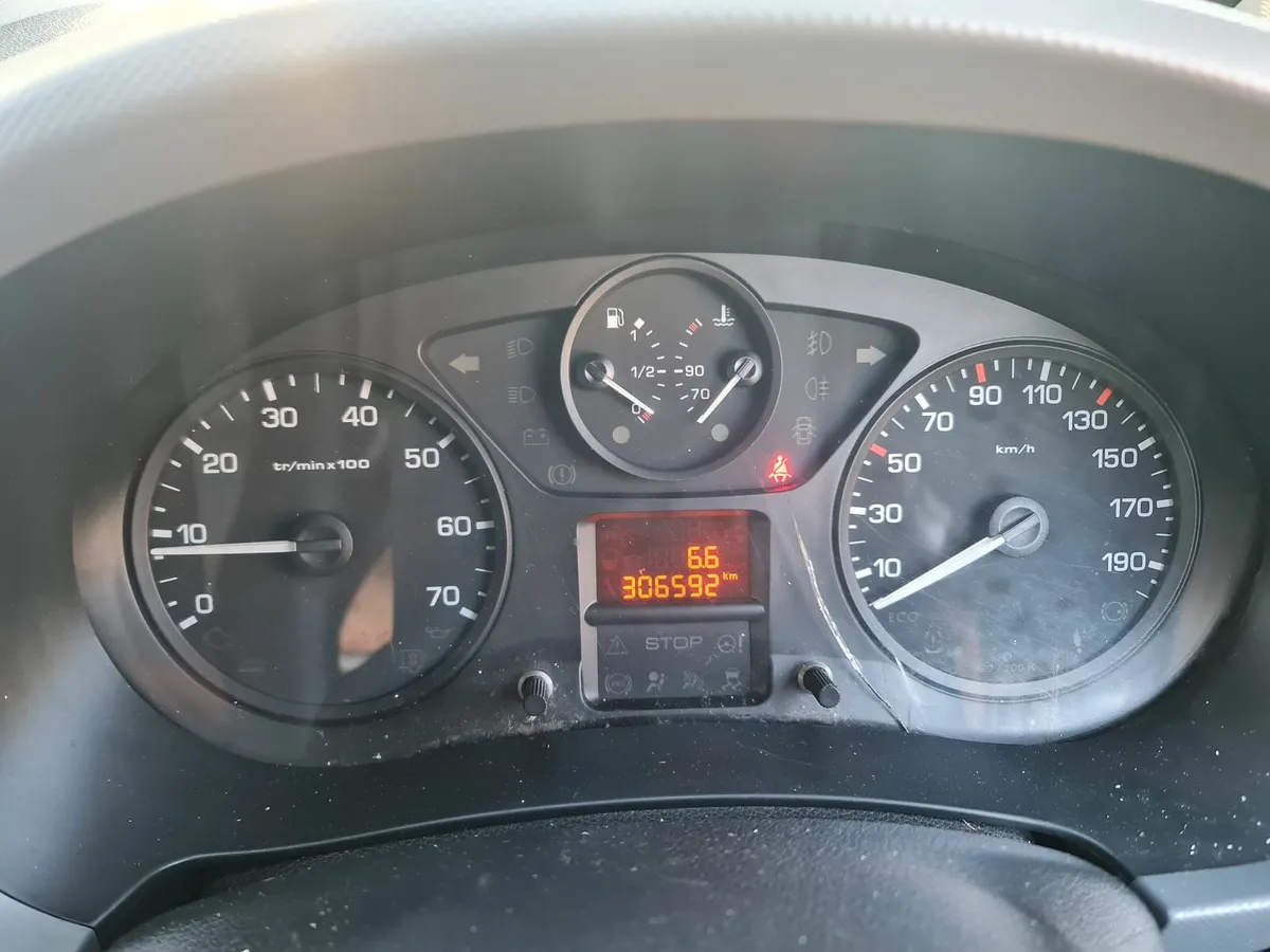 2017 peugeot partner 3 seats 1 owner new test12/26 - Image 2