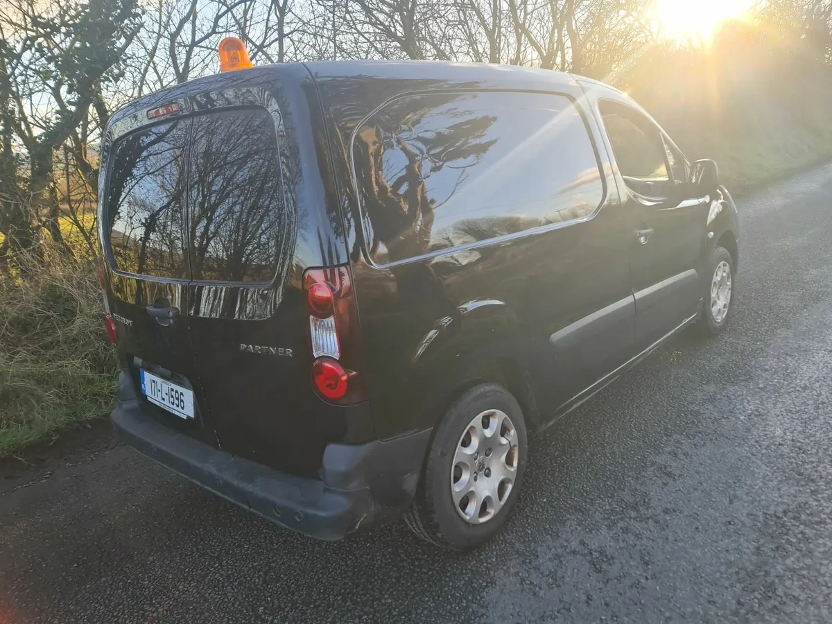 peugeot partner 2017  3 seats side door test12/26 - Image 1