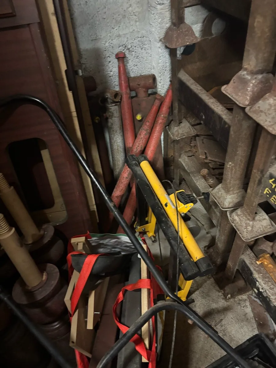 Silage grab cutters/blades,bushings,valves etc - Image 4