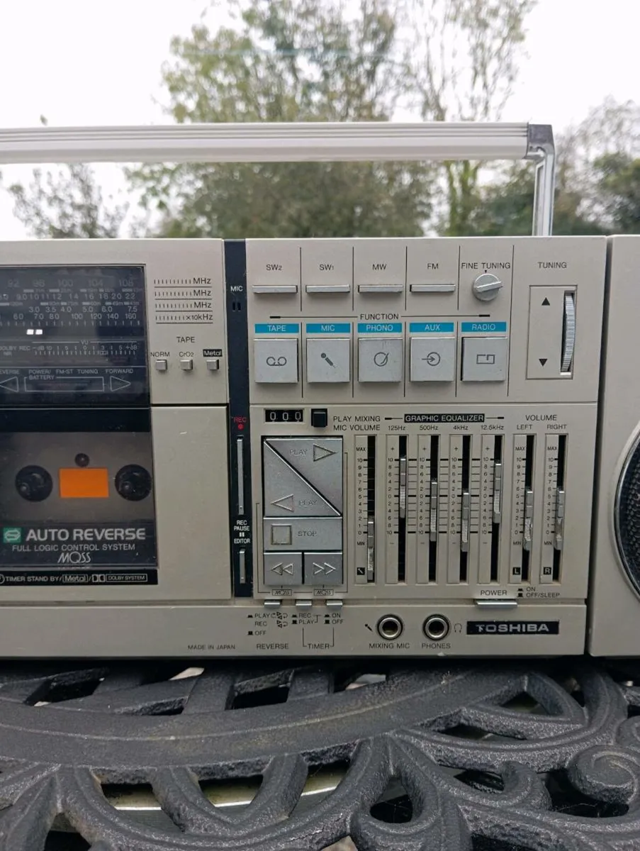 Toshiba bombeat SX7 - Image 2