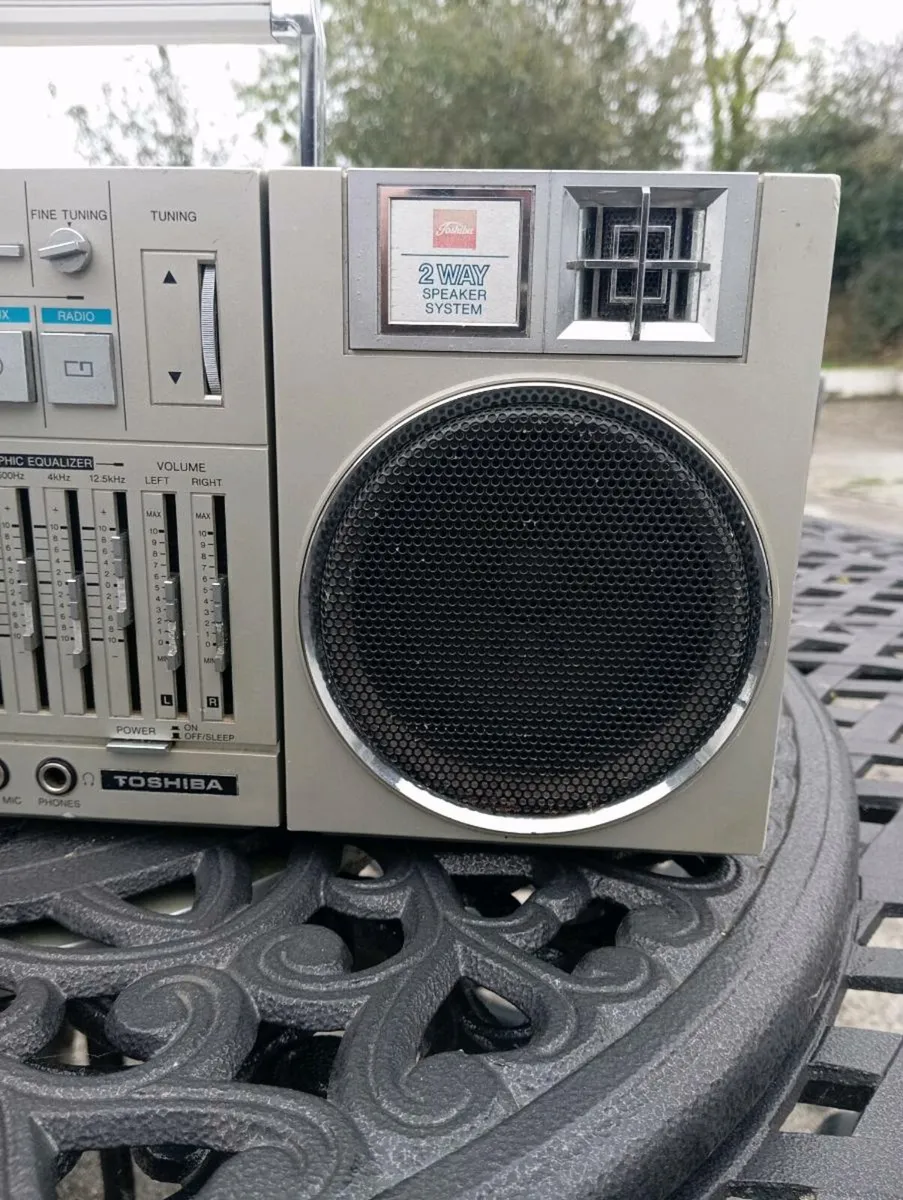 Toshiba bombeat SX7 - Image 3