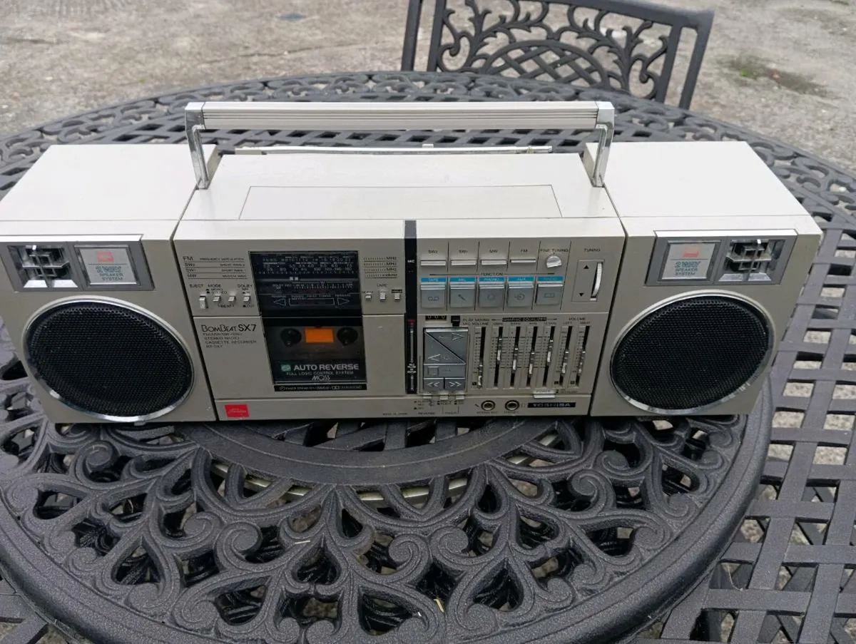 Toshiba bombeat SX7 - Image 1