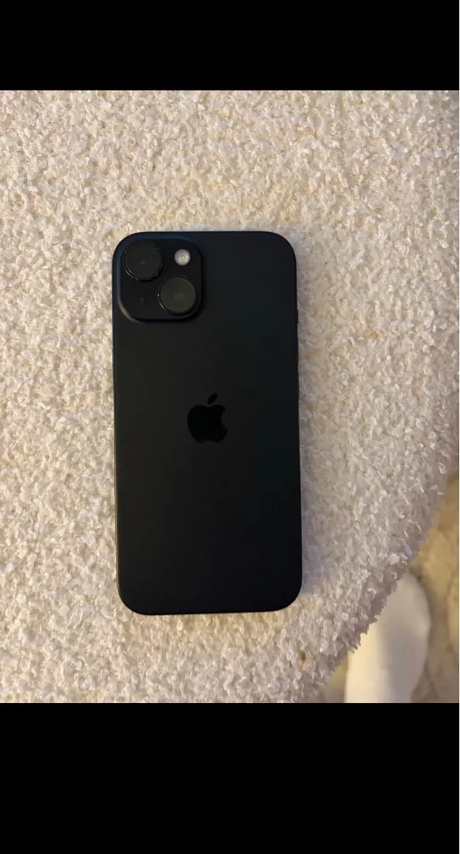 iPhone 15 - Image 2