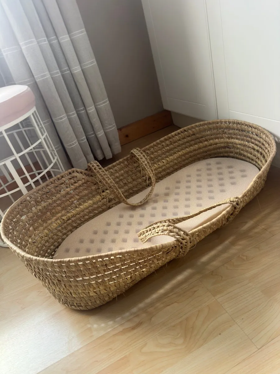 Moses Basket with Mattress - Image 1