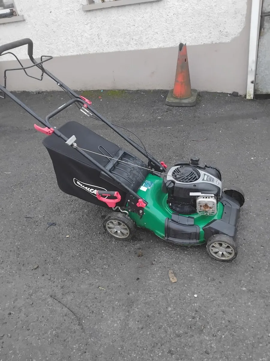 Self-drive lawnmower running very well - Image 1
