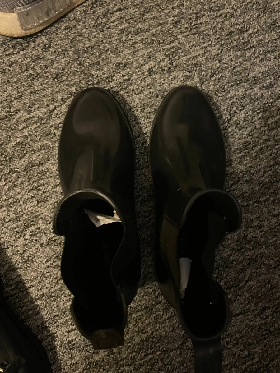 Various womens shoes size 8