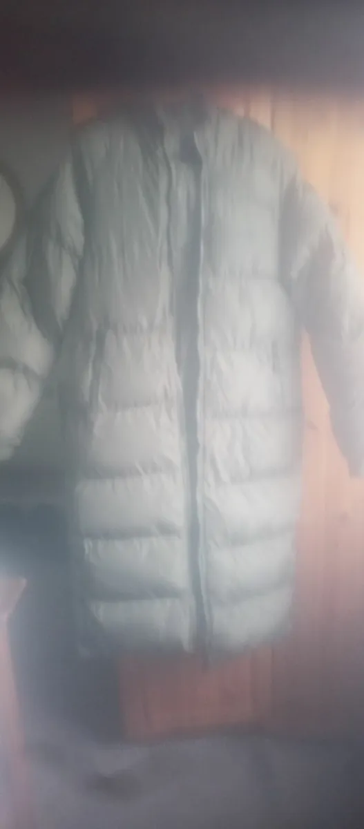 Bench calf length puffer jacket size 10 - Image 2