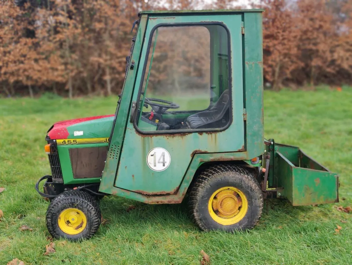 John Deere 455 Compact Garden Tractor - Image 1
