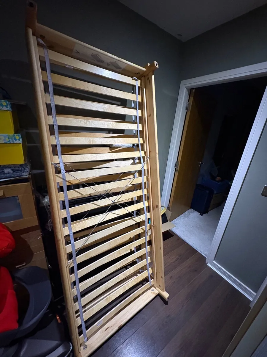 Single bed - Image 2