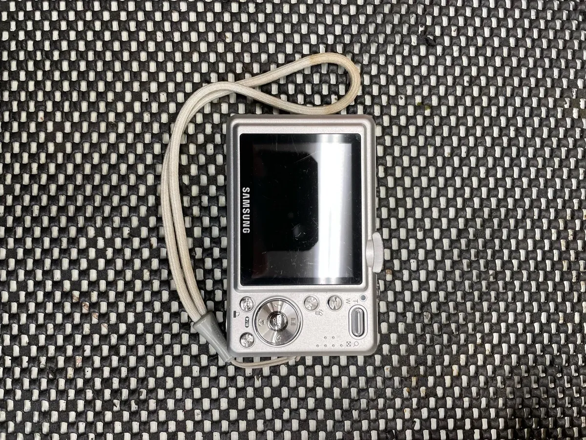 Samsung L730 Camera - Image 2