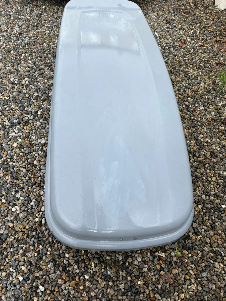 Thule Roof Box and Roof Bars - Image 1