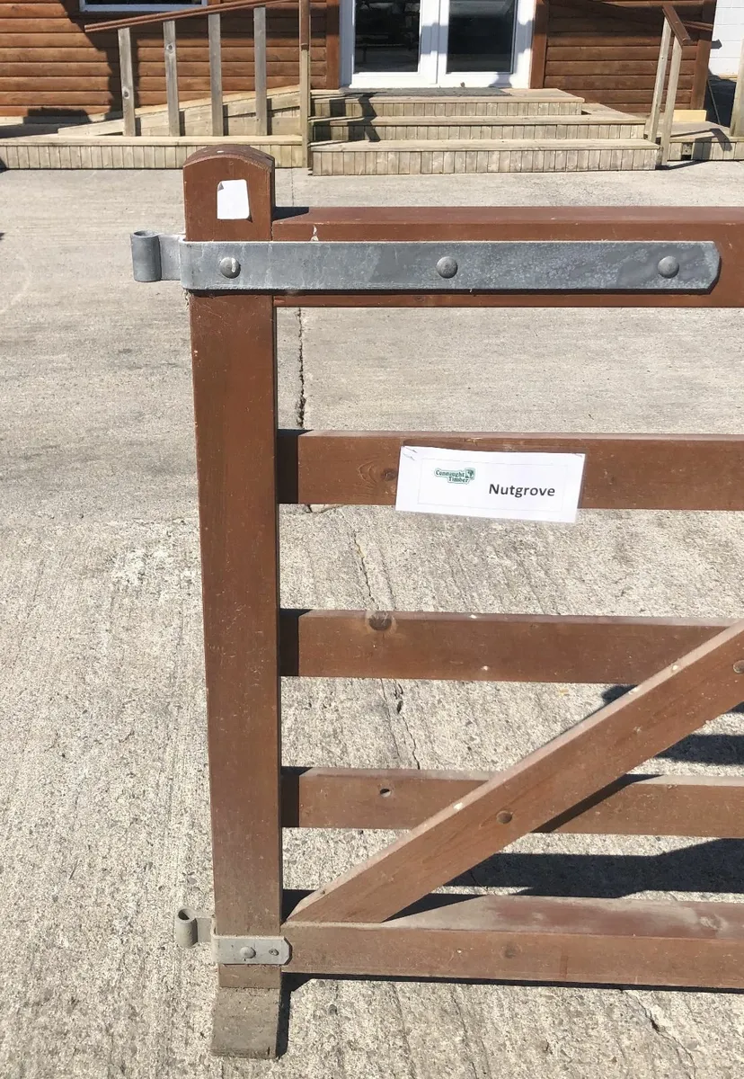 Field Gate- Nutgrove double gate Brown - Image 3