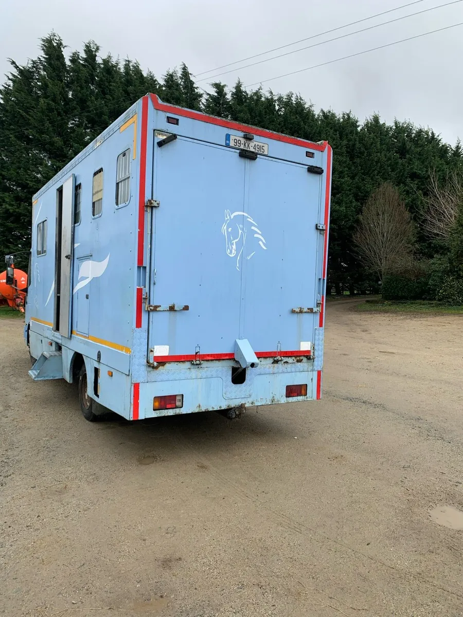 Iveco horse truck DOE 7/26 - Image 3