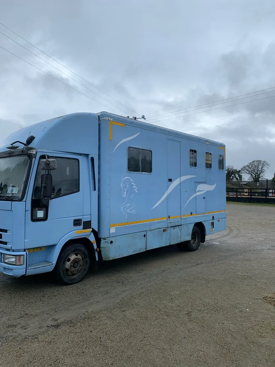 Iveco horse truck DOE 7/26 - Image 2