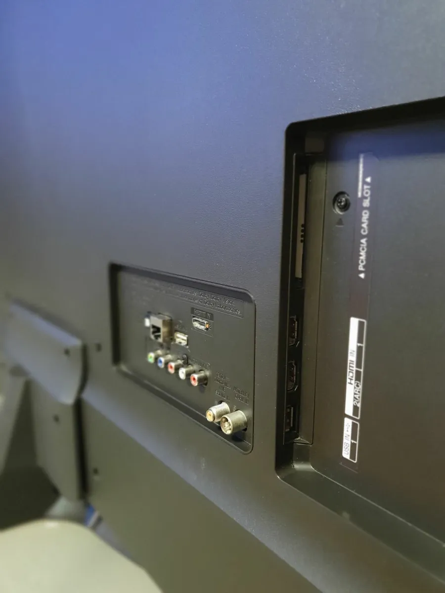 65" LG 4K Ultra HD HDR Freeview Play Smart LED TV - Image 2