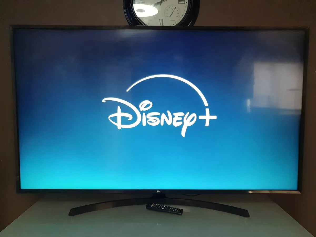 65" LG 4K Ultra HD HDR Freeview Play Smart LED TV - Image 3