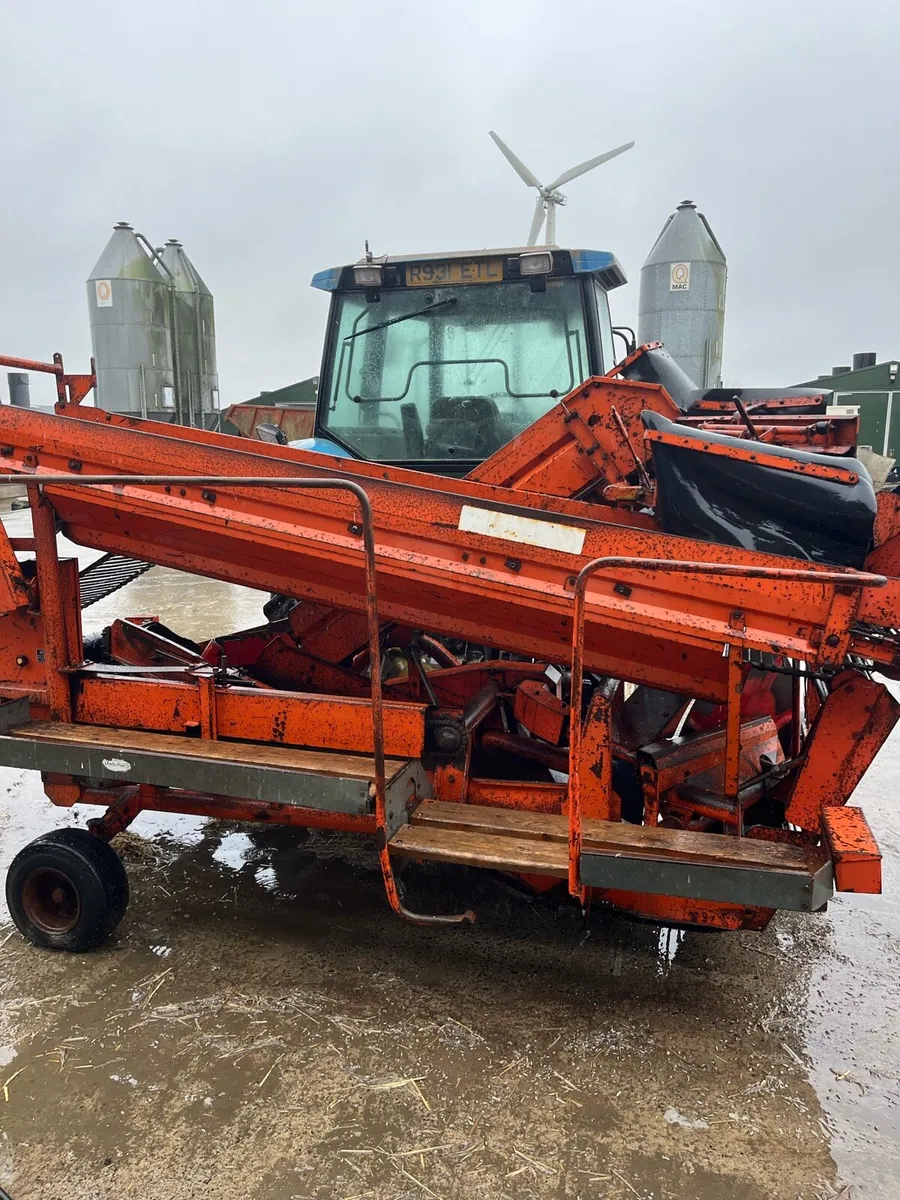 Potato harvester - Image 1