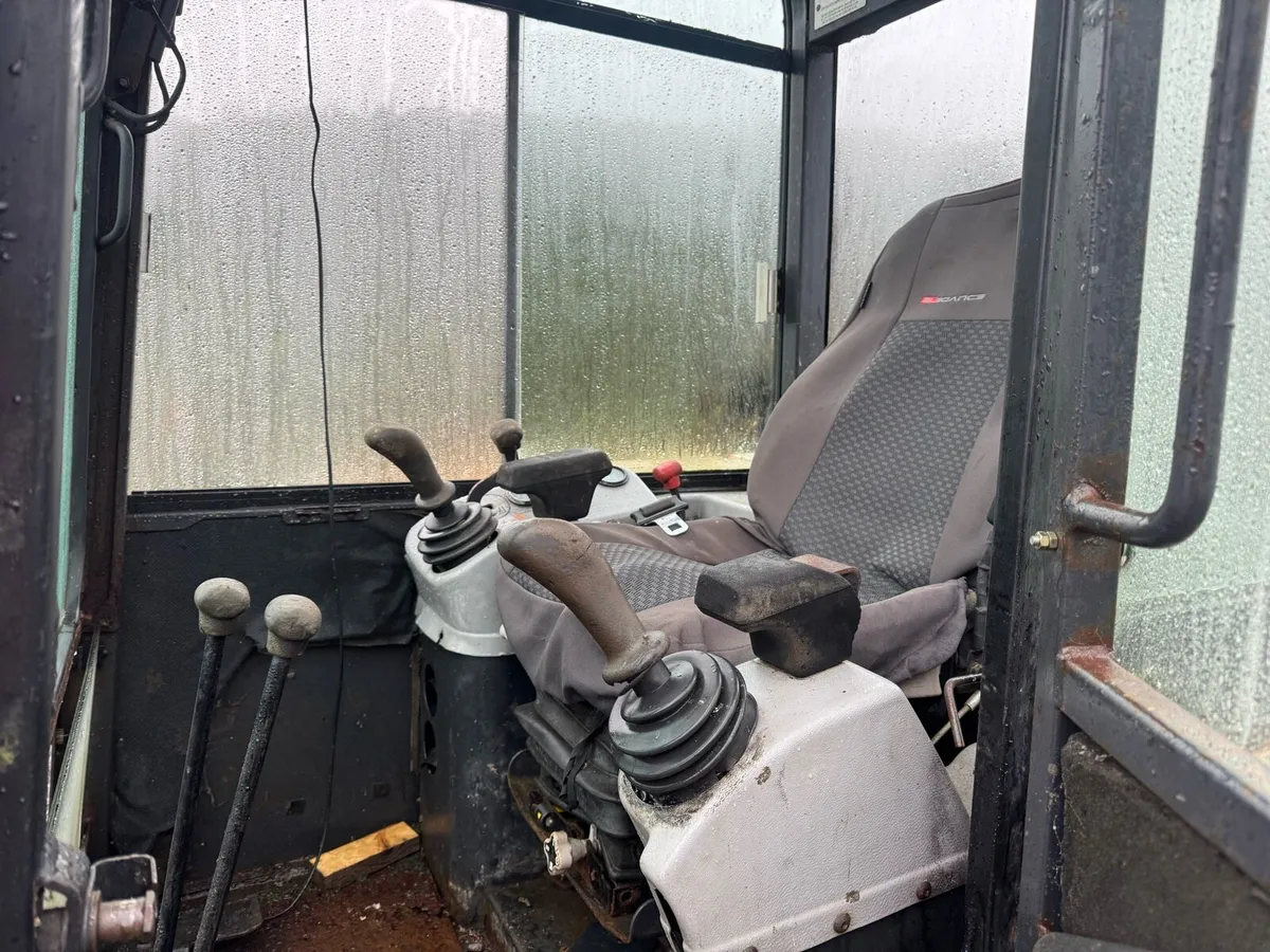 Bobcat 334 digger - Image 4