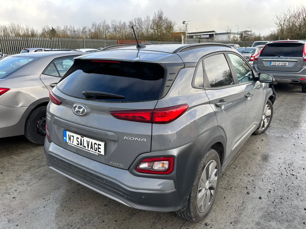 19 Kona Kauai Electric 64kw 100km Drives - Image 3