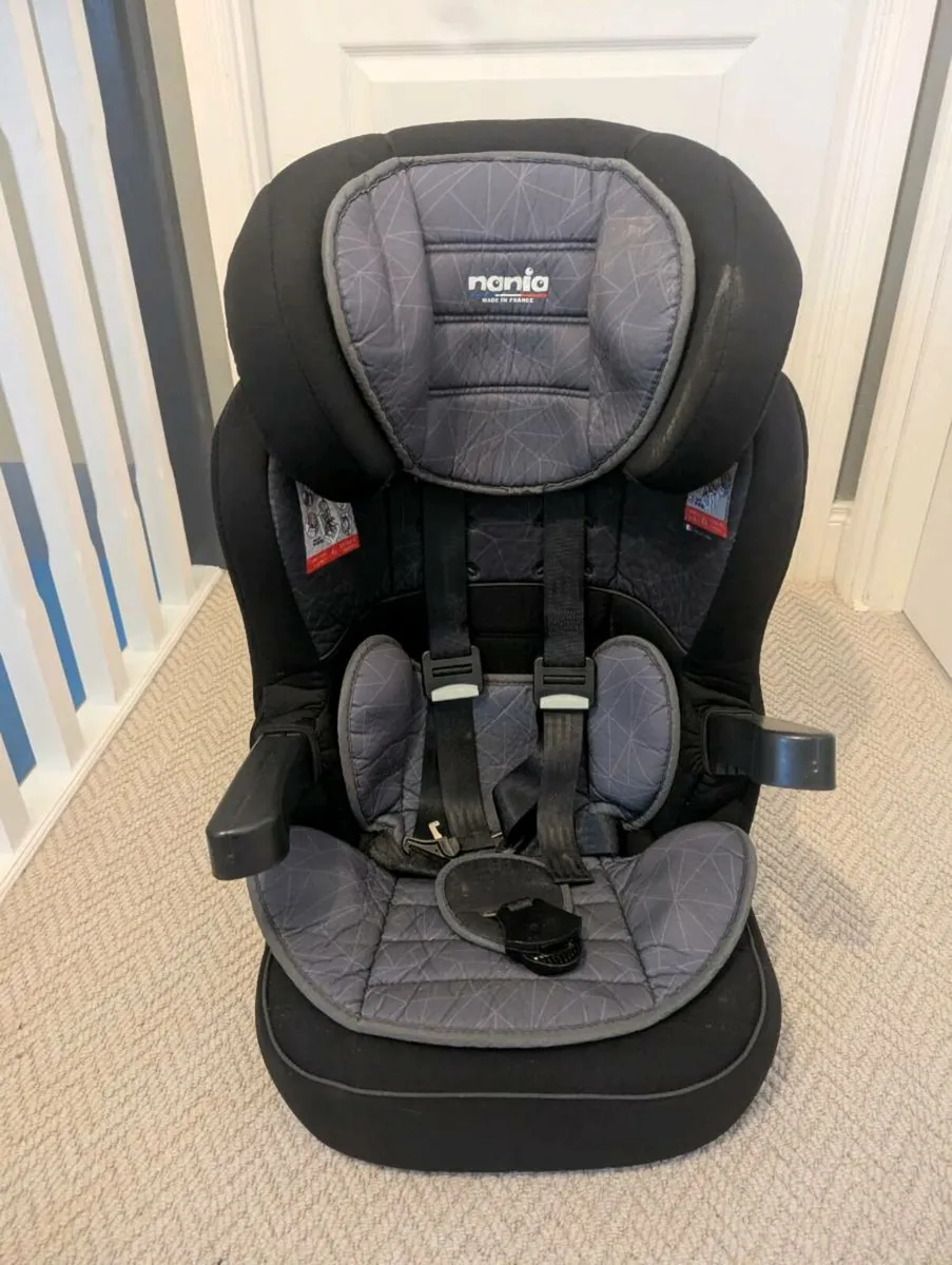 Mania car booster seat - Image 1