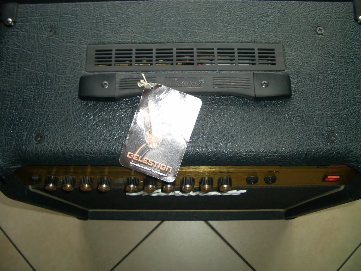 MARSHALL AVT 50 - VALVESTATE 2000 COMBO AMPLIFIER - Image 3