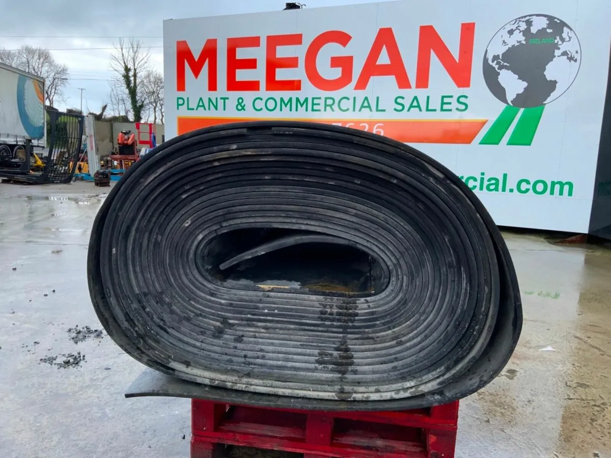 67" x 18mm RUBBER MATTING / CONVEYER.......6718. - Image 2