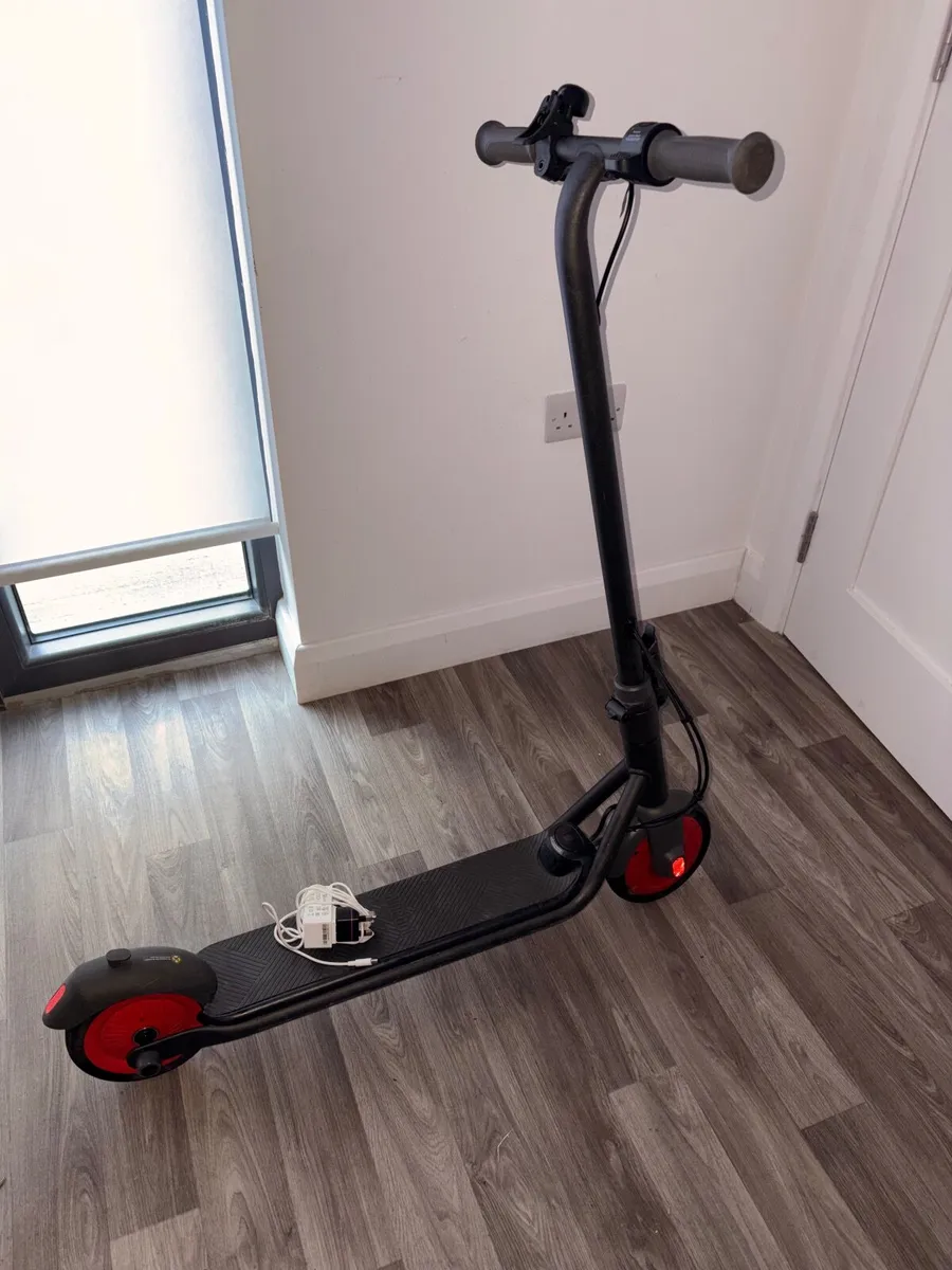 Electric scooter - Image 2