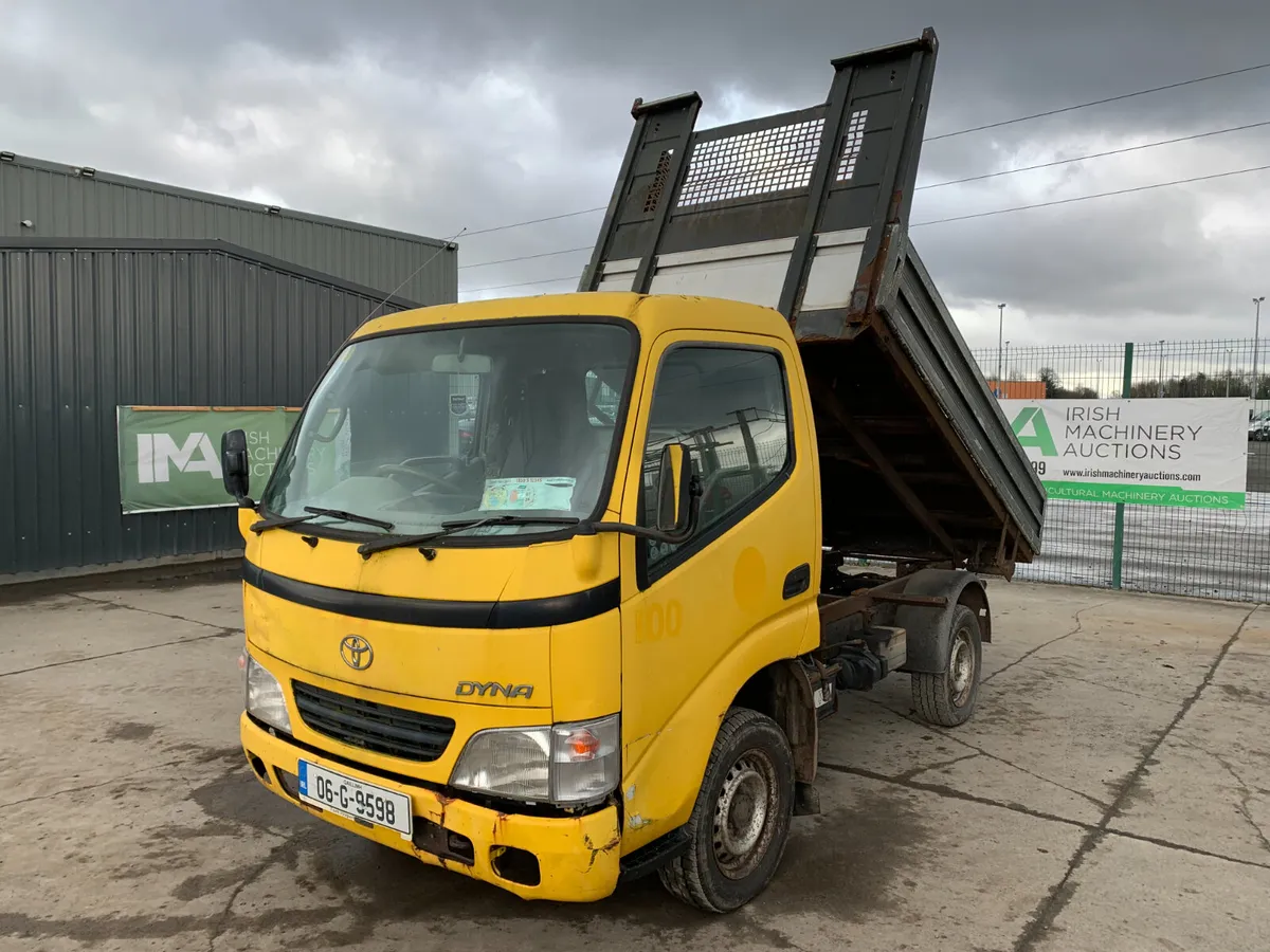3 x UNRESERVED TOYOTA DYNA TIPPERS FOR AUCTION - Image 3