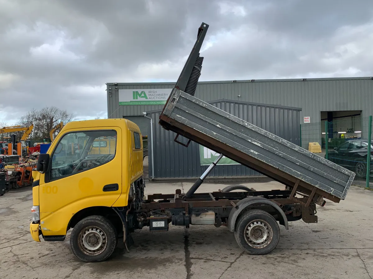 3 x UNRESERVED TOYOTA DYNA TIPPERS FOR AUCTION - Image 4