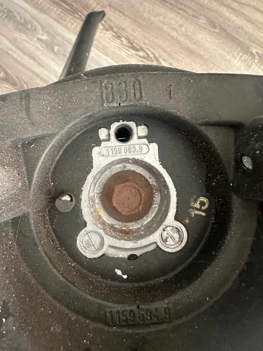 BMW Steering Wheel - Image 2