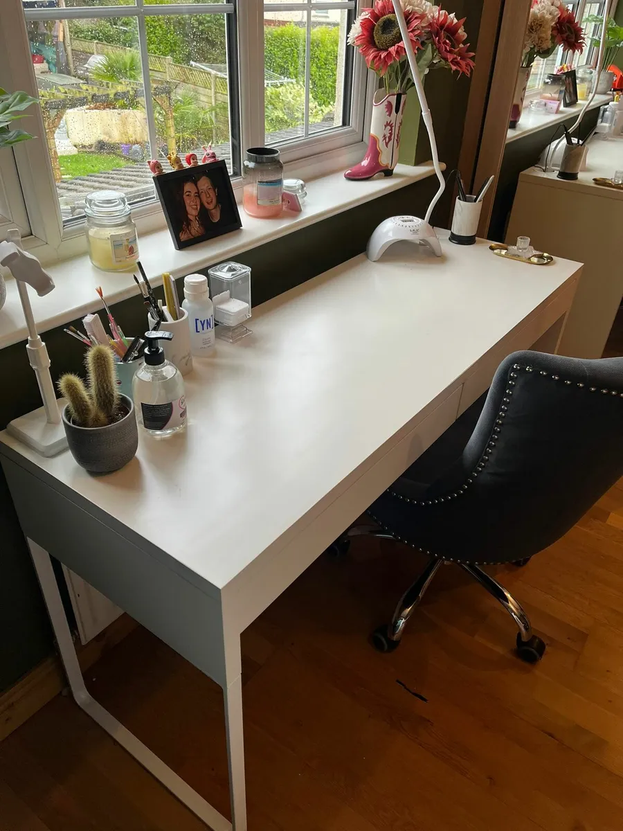 Office Table - Image 1