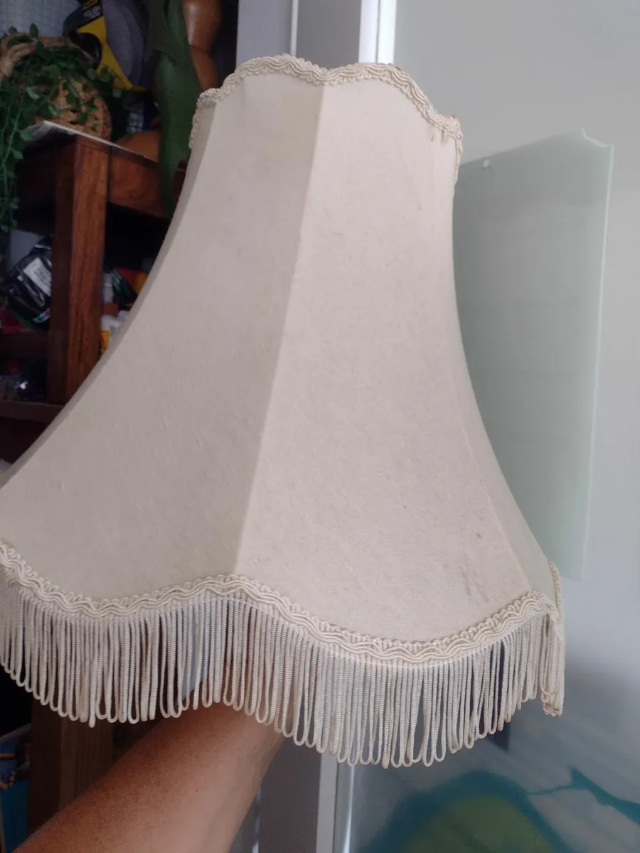 Vintage textured Lamp shade with fringe - Image 2