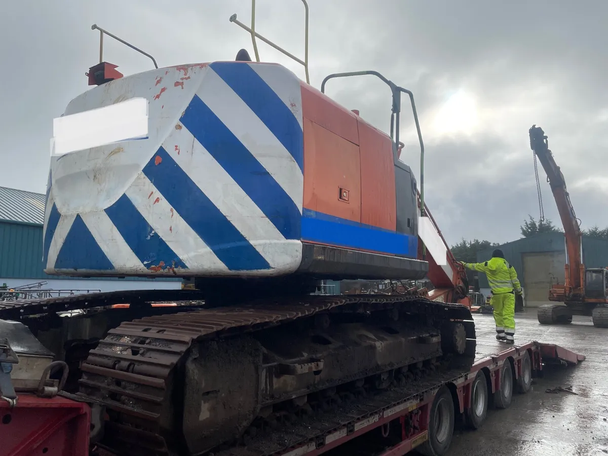 Hitachi ZX225USRLC-5B - Dismantling - Image 4