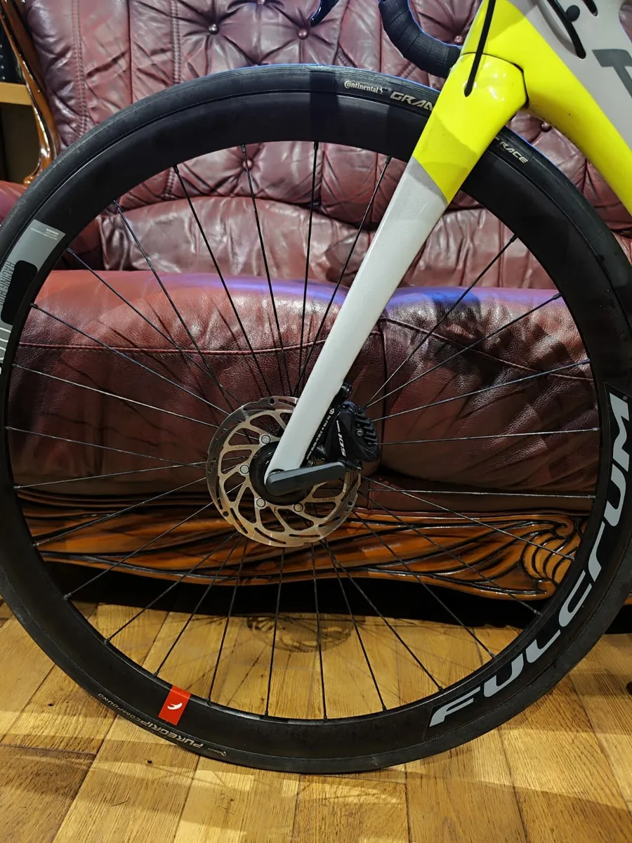 Forme Flash SL 48cm XS. Carbon. Shimano 105 Disk B - Image 3