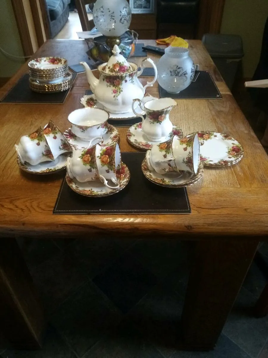 Old country rose - Image 2