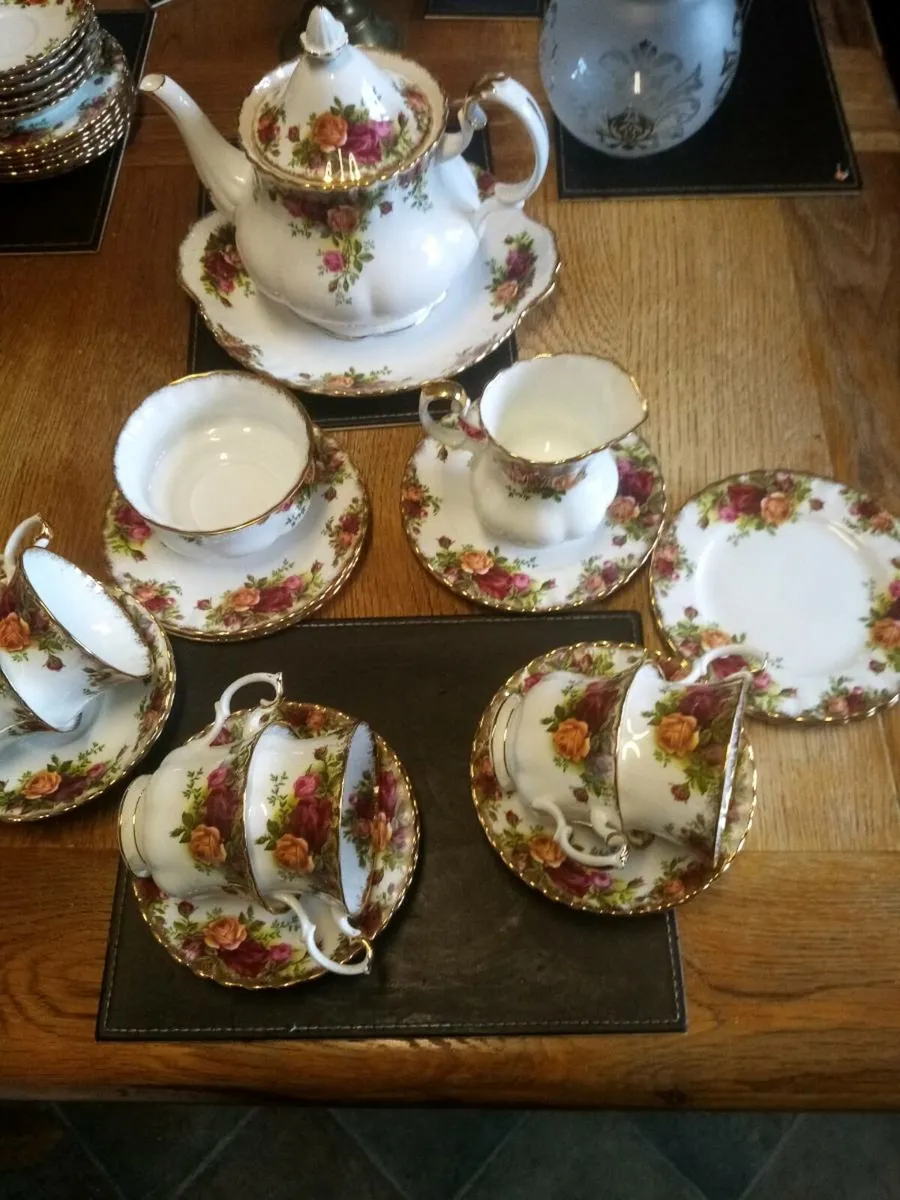 Old country rose - Image 4