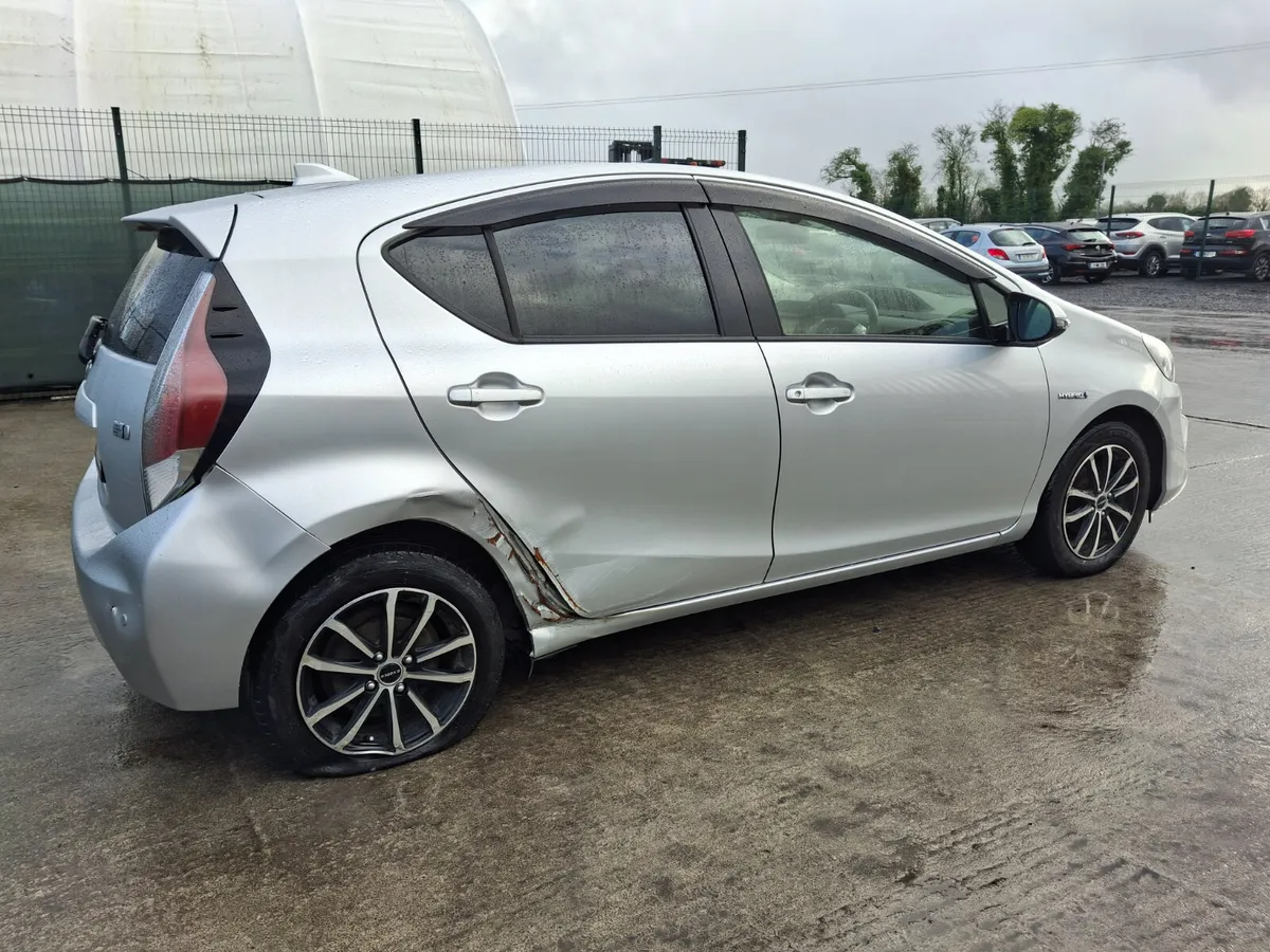 2015 Toyota Aqua  1.5 Hybrid  Automatic - Image 3