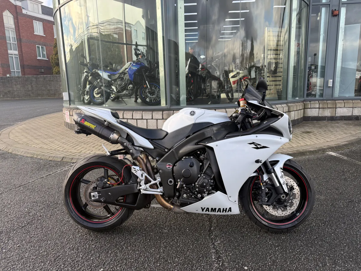 2011 Yamaha YZF-R1 Big Bang - Image 1