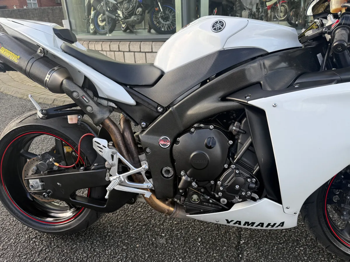 2011 Yamaha YZF-R1 Big Bang - Image 3