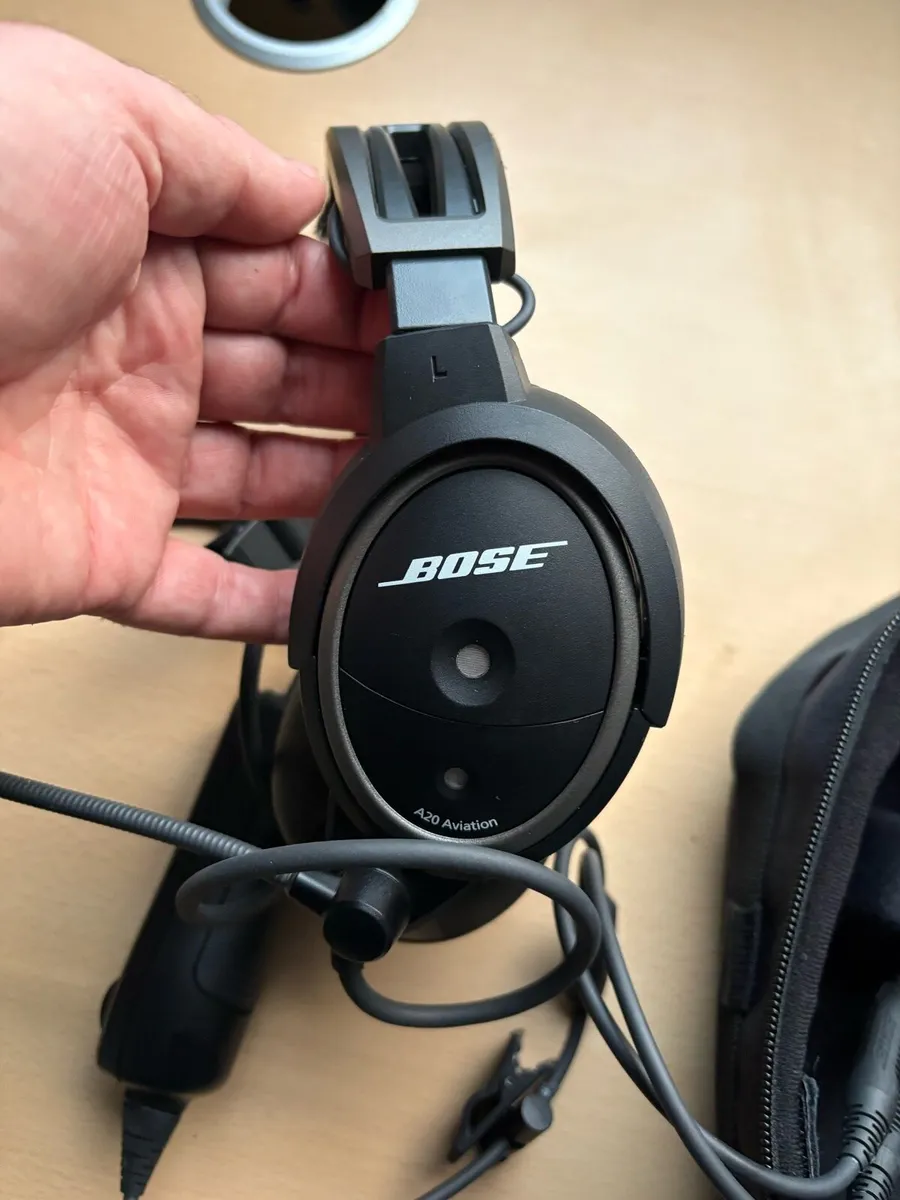 Bose A20 Pilot Headset - Image 1