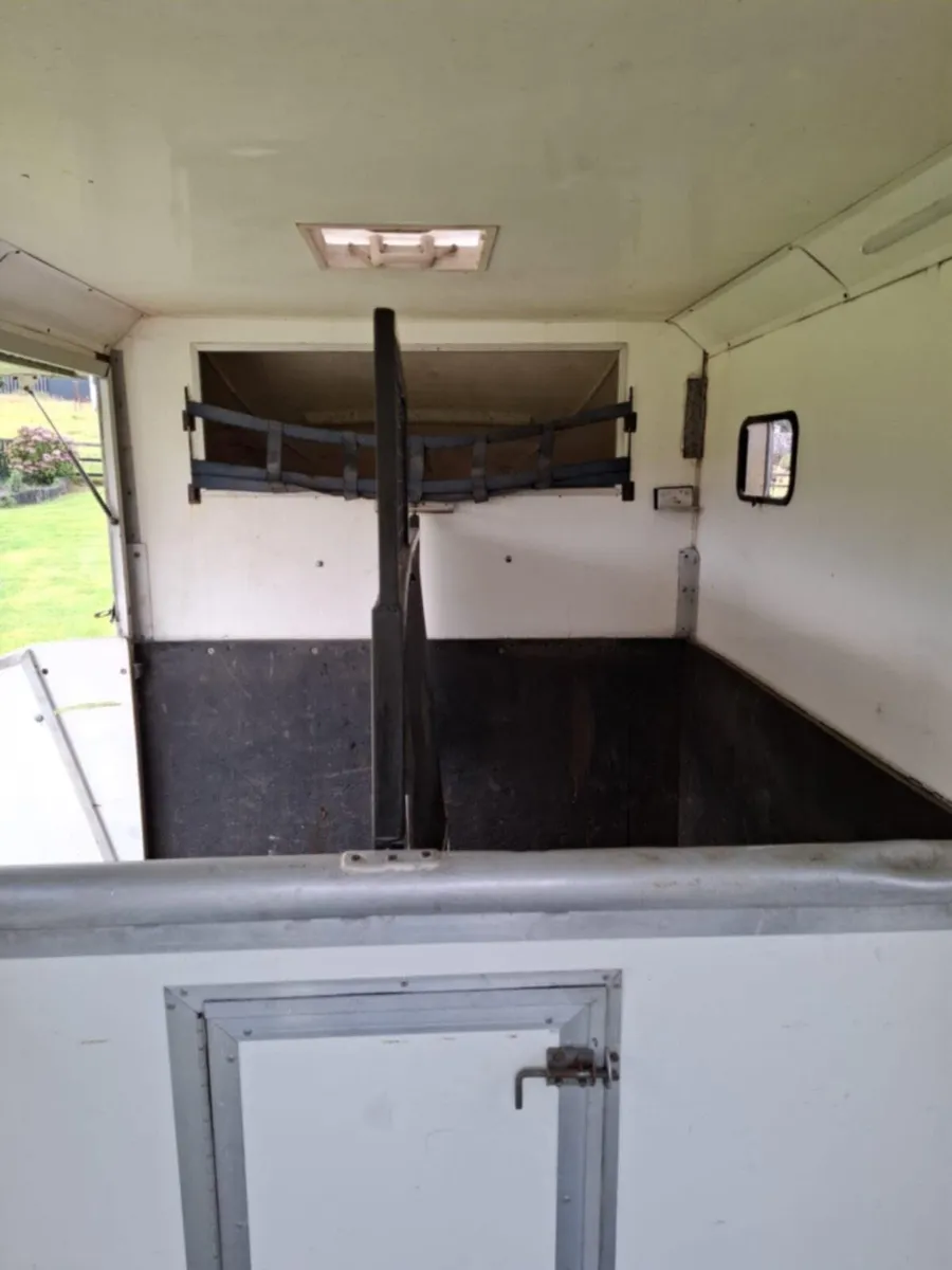 3.5t 2 horse box - Image 2