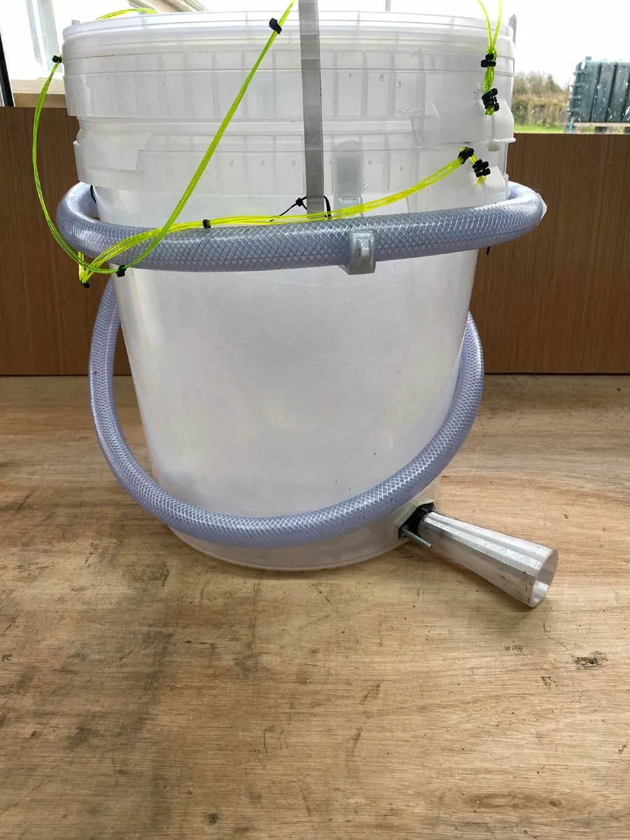 Swarms.ie BeeVac - Image 2