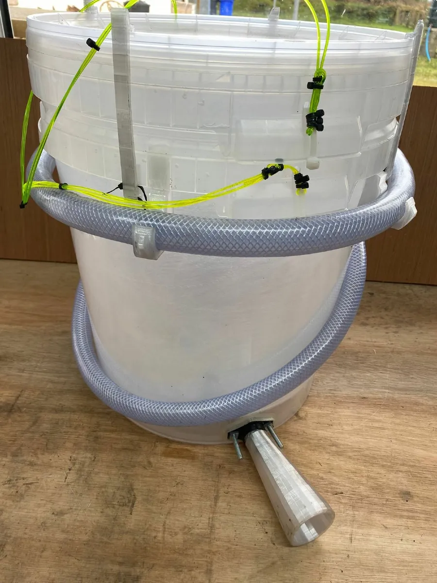 Swarms.ie BeeVac - Image 3