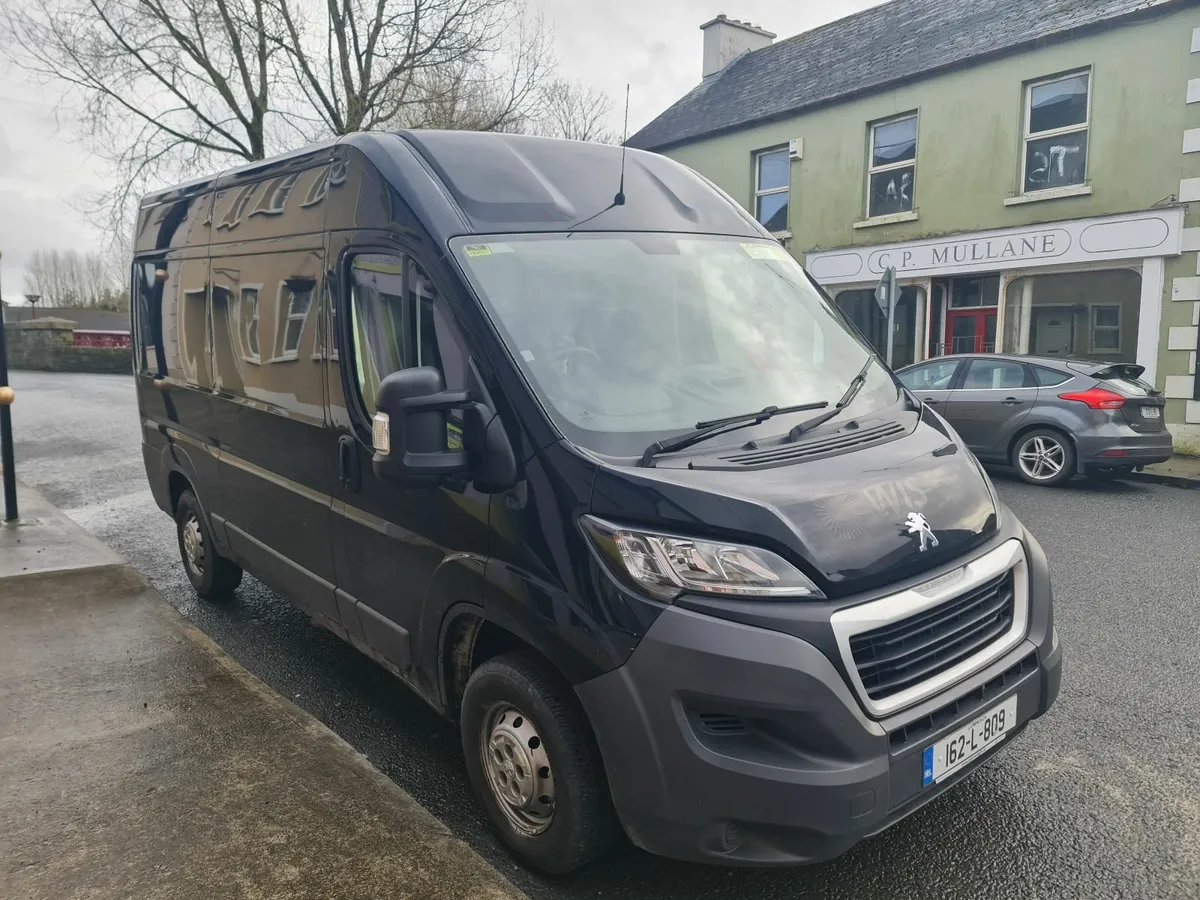 REDUCED MAKE A LOVELY CAMPER 2016 BOXER IN BLACK - Image 4